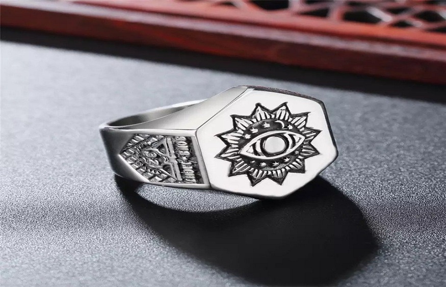 Masonic ring for women?
