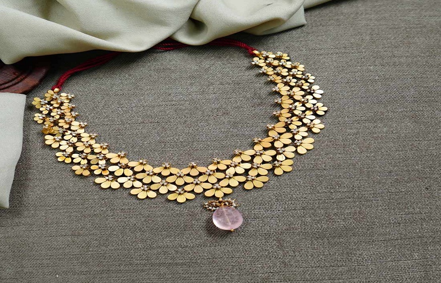 Explore elegant necklace